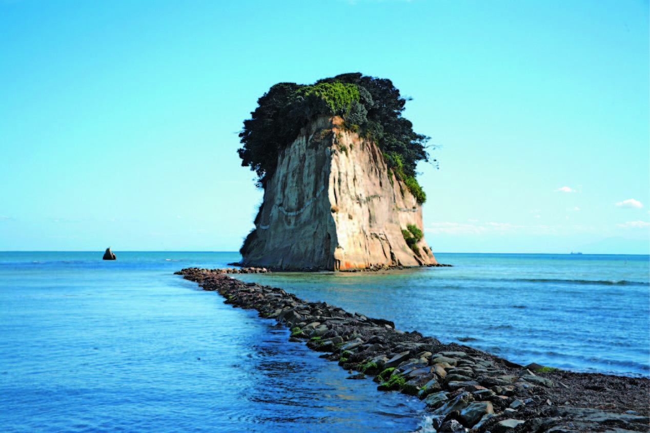 見附島