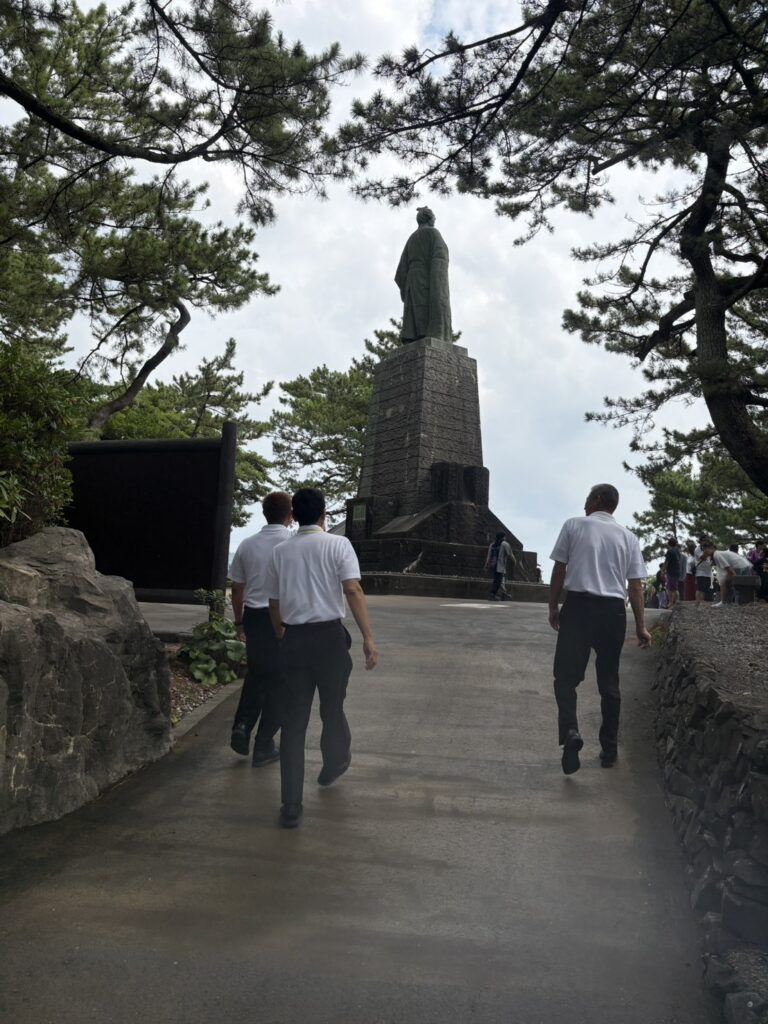 高知・桂浜にて